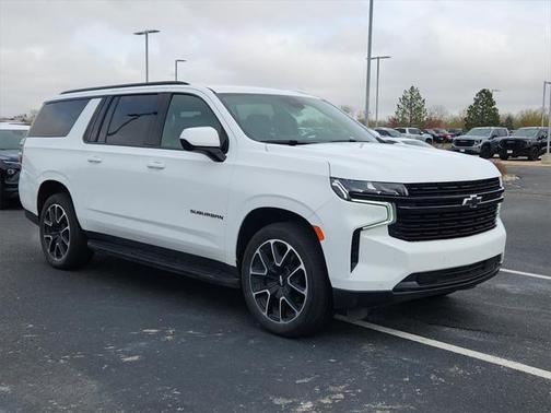 2023 Chevrolet Suburban RST
