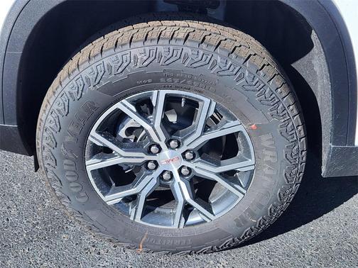 2026 GMC Acadia AT4 AWD
