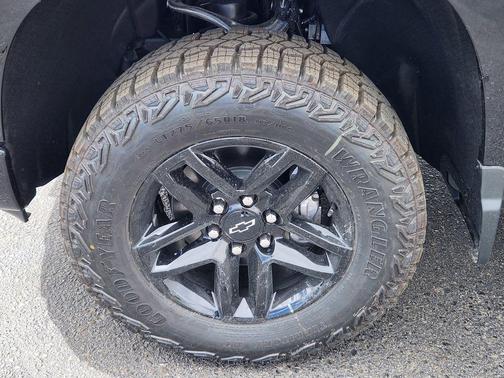 Black 2026 Chevrolet Silverado 1500 Custom Trail Boss