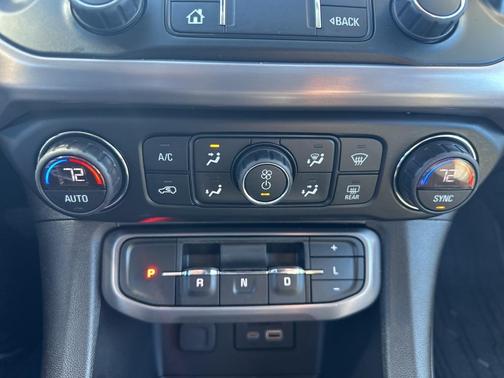 2021 GMC Acadia AWD AT4