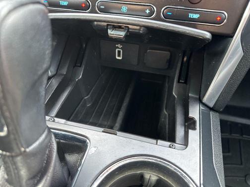 White Platinum 2017 Ford Explorer sport