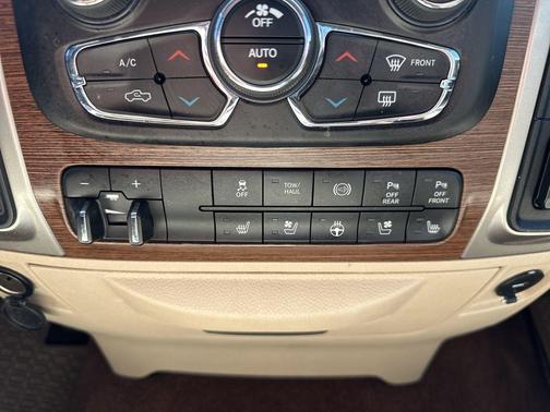 Bright White Clearcoat 2016 RAM 2500 Laramie