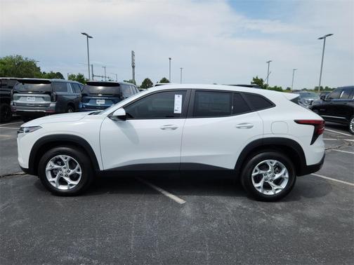 2025 Chevrolet Trax LS