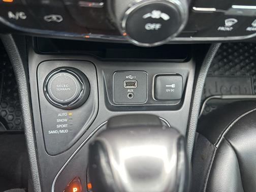 Sting-Gray Clearcoat 2022 Jeep Cherokee X 4x4