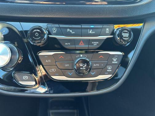 2025 Chrysler Pacifica L