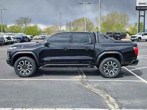 2025 GMC Canyon Base