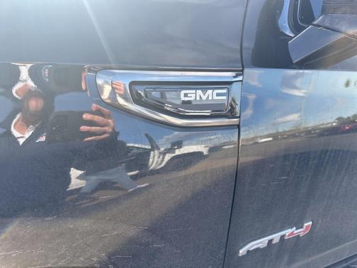 2024 GMC Yukon 4WD AT4