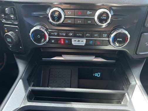 Agate Black Metallic 2025 Ford F-250 Platinum