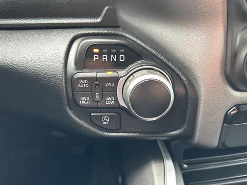 Granite Crystal Metallic Clearcoat 2020 RAM 1500 Big Horn/Lone Star