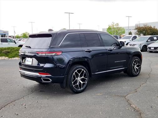 2023 Jeep Grand Cherokee Summit