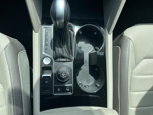 2023 Volkswagen Atlas 3.6L SEL Premium