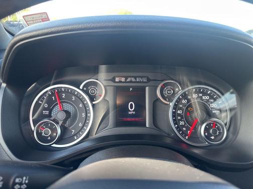 Diamond Black Crystal Pearlcoat 2025 RAM 1500 Big Horn/Lone Star