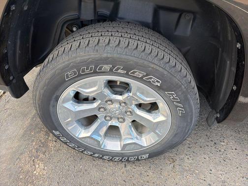 Diamond Black Crystal Pearlcoat 2025 RAM 1500 Big Horn/Lone Star