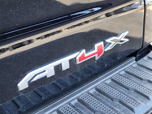 2025 GMC Sierra 1500 AT4X