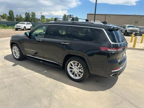 Diamond Black Crystal Pearlcoat 2021 Jeep Grand Cherokee L Summit 4x4