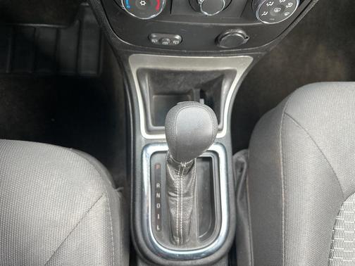 Arctic Ice 2011 Chevrolet HHR LT