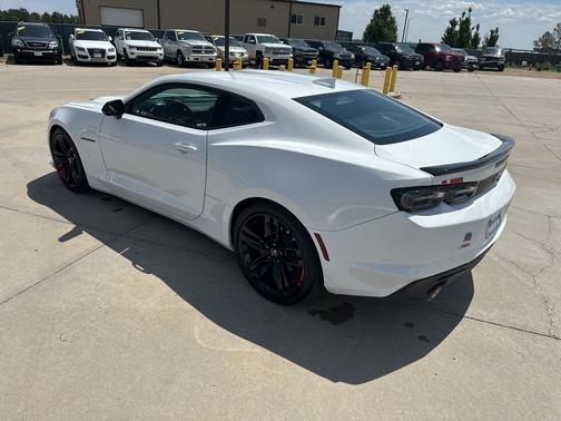 Summit White 2022 Chevrolet Camaro 1LT
