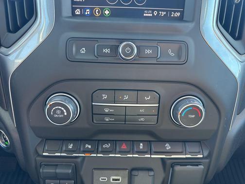 Summit White 2024 Chevrolet Silverado 2500 Custom