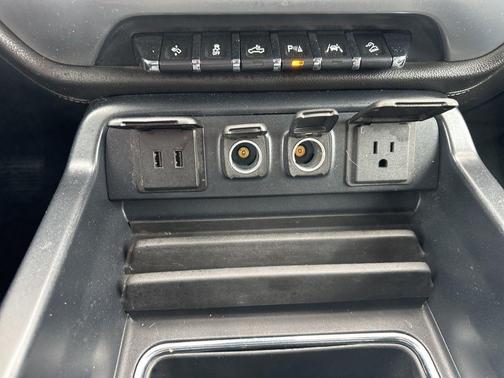 White 2018 GMC Sierra 1500 SLT