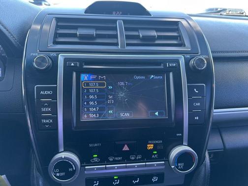 Super White 2013 Toyota Camry