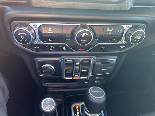 2022 Jeep Gladiator Altitude 4x4