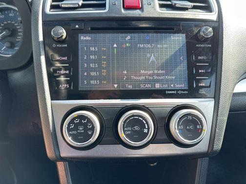 Ice Silver Metallic 2015 Subaru XV Crosstrek 2.0i Limited