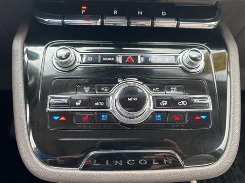 White Metallic 2022 Lincoln Corsair Reserve