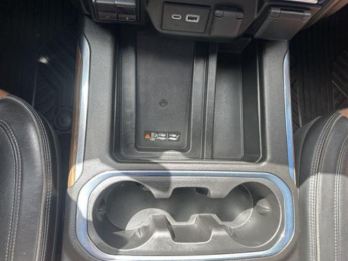 Summit White 2022 Chevrolet Silverado 2500 High Country