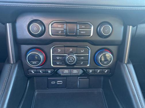 2023 Chevrolet Tahoe 4WD High Country