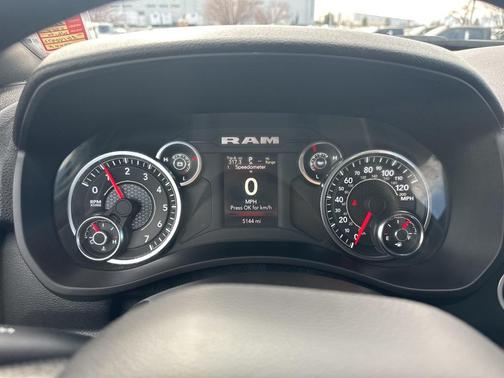 2024 RAM 2500 Tradesman Crew Cab 4x4 8' Box