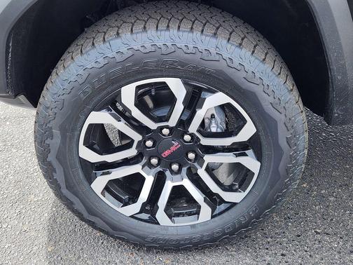 Onyx Black 2026 GMC Canyon AT4