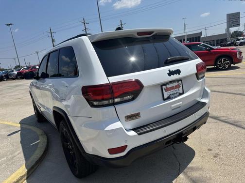 2019 Jeep Grand Cherokee Laredo