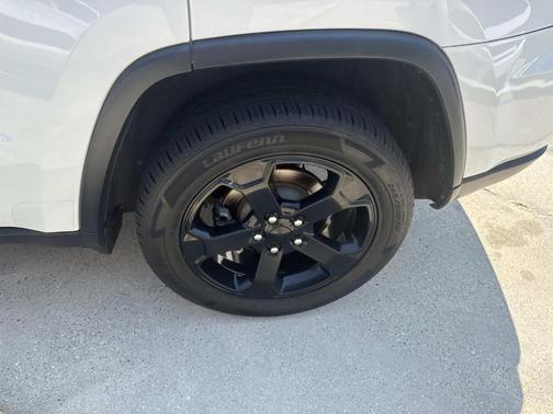 2019 Jeep Grand Cherokee Laredo