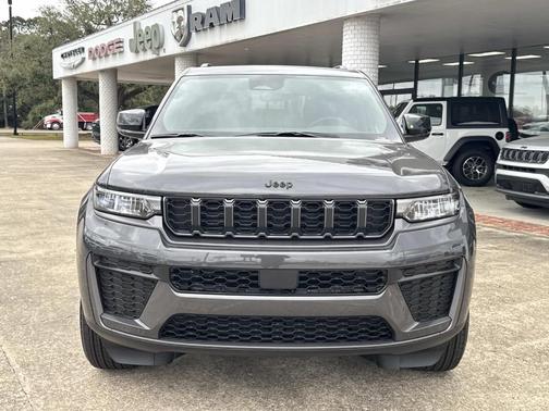 2026 Jeep Grand Cherokee Laredo