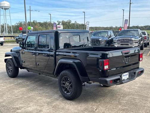 2026 Jeep Gladiator Sport
