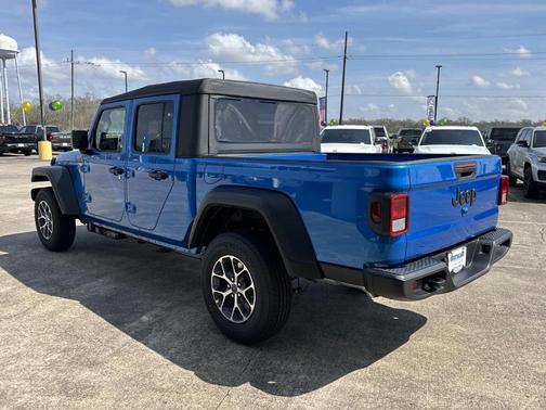 2026 Jeep Gladiator Sport