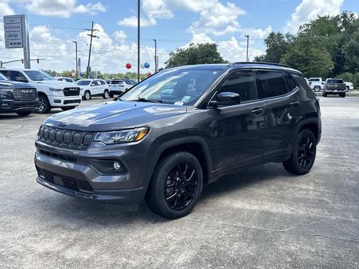 Granite Crystal Clearcoat Metallic 2022 Jeep Compass Latitude