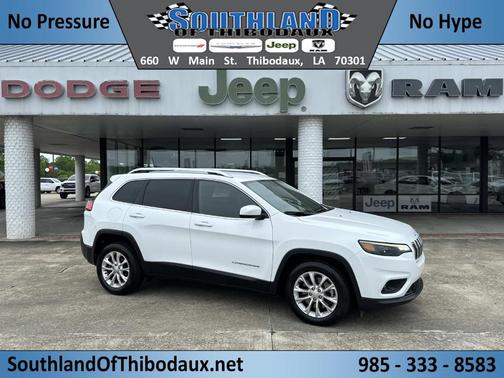 White 2019 Jeep Cherokee Latitude