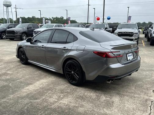 Metal 2025 Toyota Camry SE