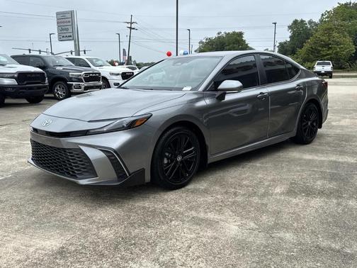 Metal 2025 Toyota Camry SE