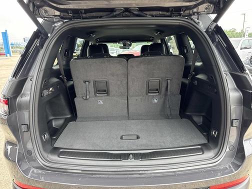 Metallic 2026 Jeep Grand Cherokee L Laredo