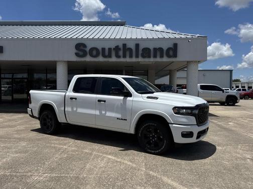 Bright White Clearcoat 2026 RAM 1500 Big Horn/Lone Star
