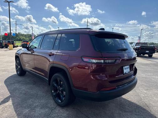 2025 Jeep Grand Cherokee L Laredo
