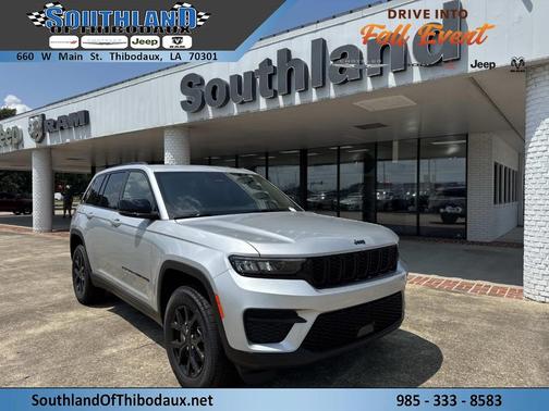 2025 Jeep Grand Cherokee Laredo