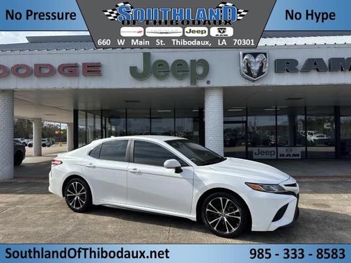 2020 Toyota Camry SE