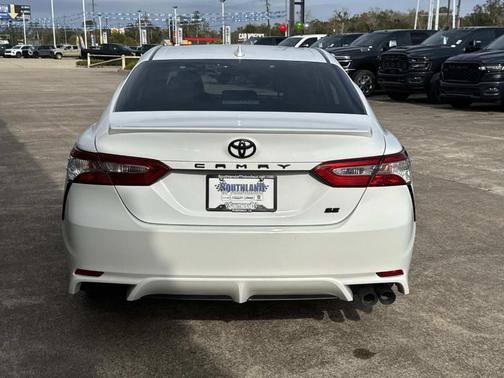 2020 Toyota Camry SE