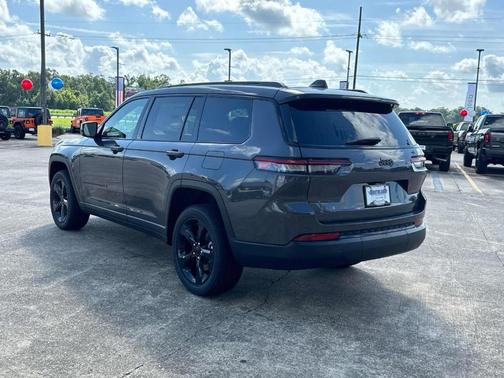2025 Jeep Grand Cherokee L Laredo