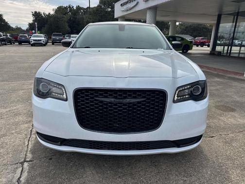 2021 Chrysler 300 Touring
