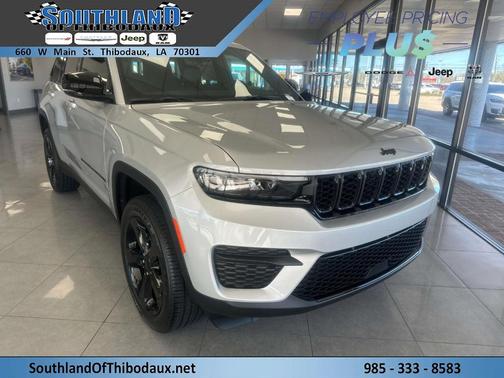 2025 Jeep Grand Cherokee Laredo