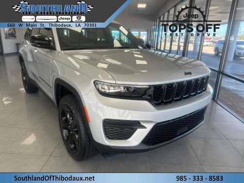 2025 Jeep Grand Cherokee Laredo